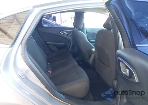 2015 Chrysler 200 Limited из США, поврежденный, VIN 1C3CCCAB7FN642348